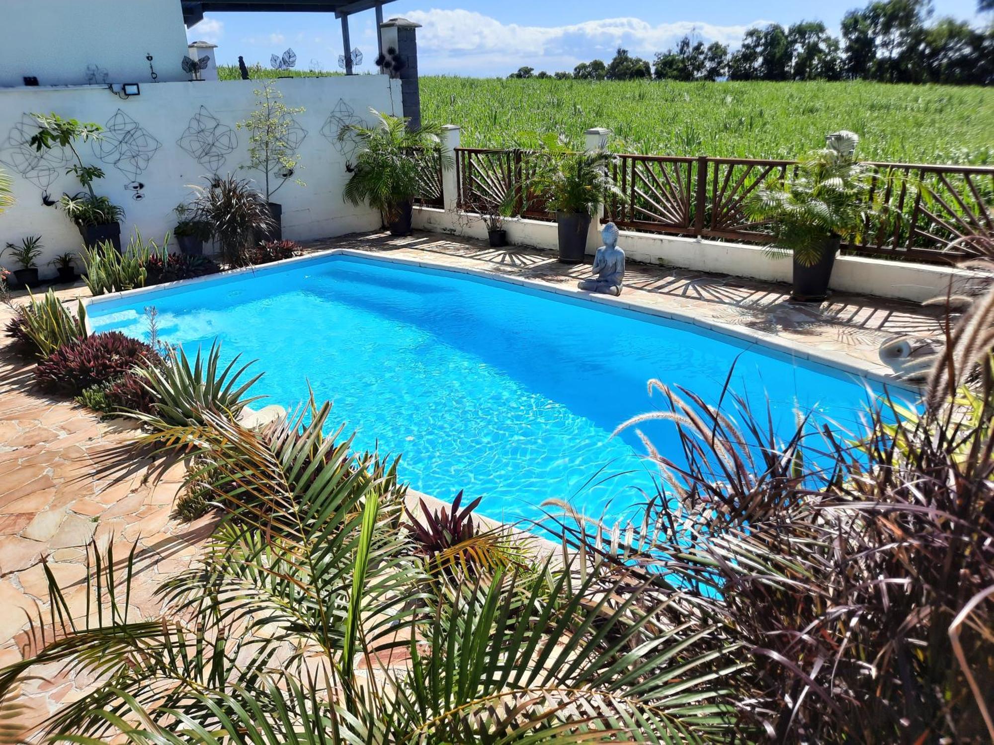 Joli Appartement, Piscine, Jacuzzi Sainte-Suzanne Ngoại thất bức ảnh